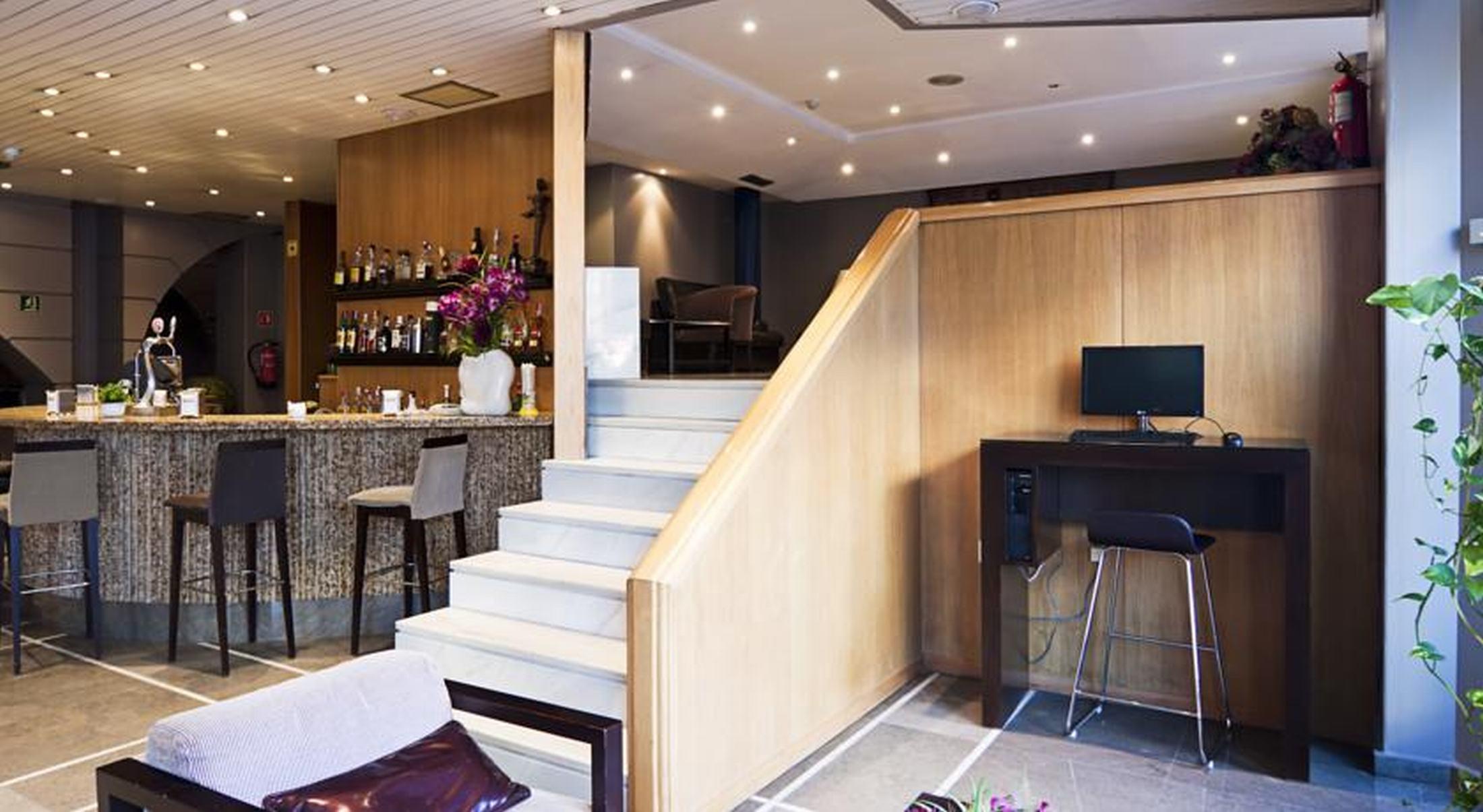 Catalonia Santa Justa Hotel Севиля Екстериор снимка