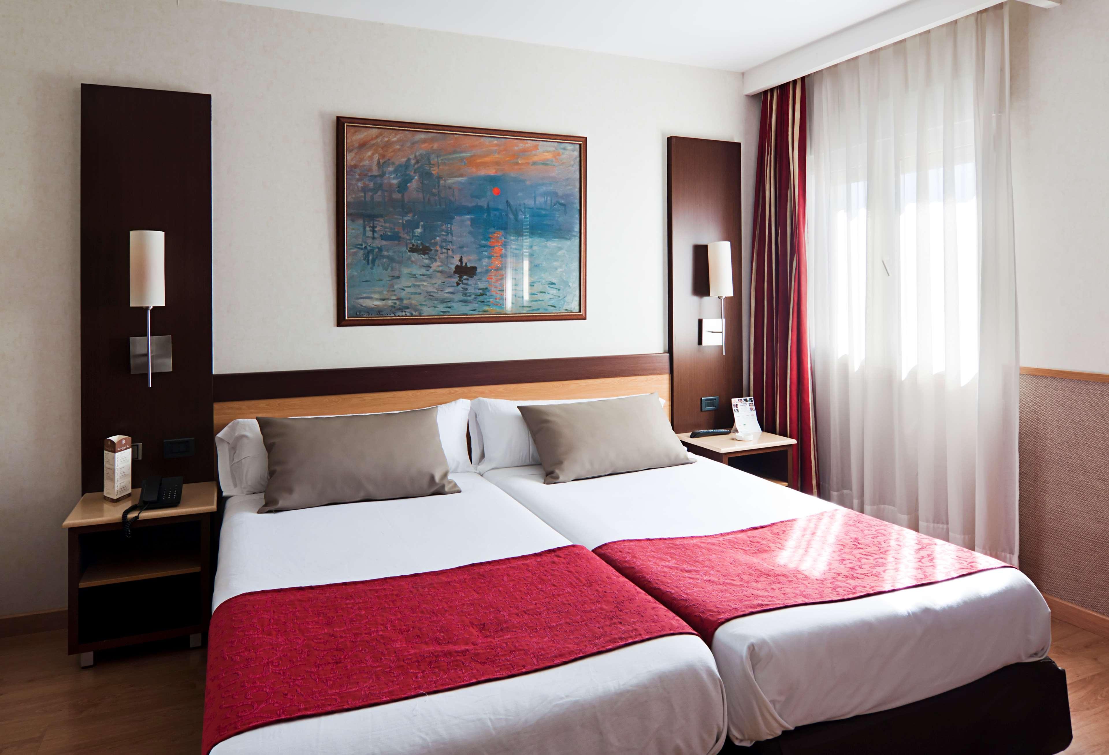 Catalonia Santa Justa Hotel Севиля Екстериор снимка
