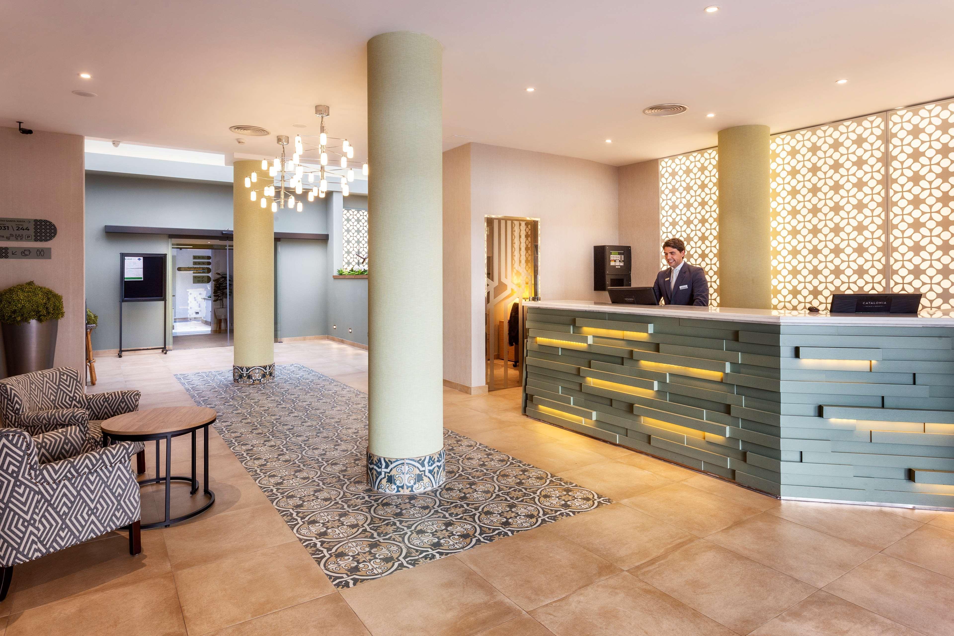 Catalonia Santa Justa Hotel Севиля Екстериор снимка