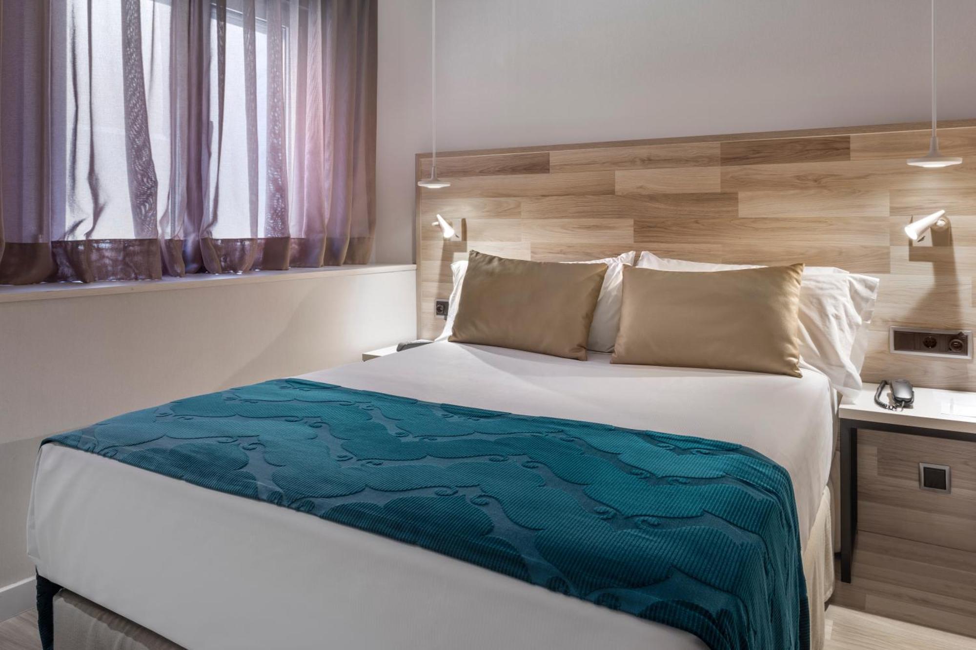 Catalonia Santa Justa Hotel Севиля Стая снимка